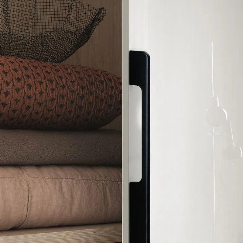 Dani Solid Aluminium Handles Black And Gold