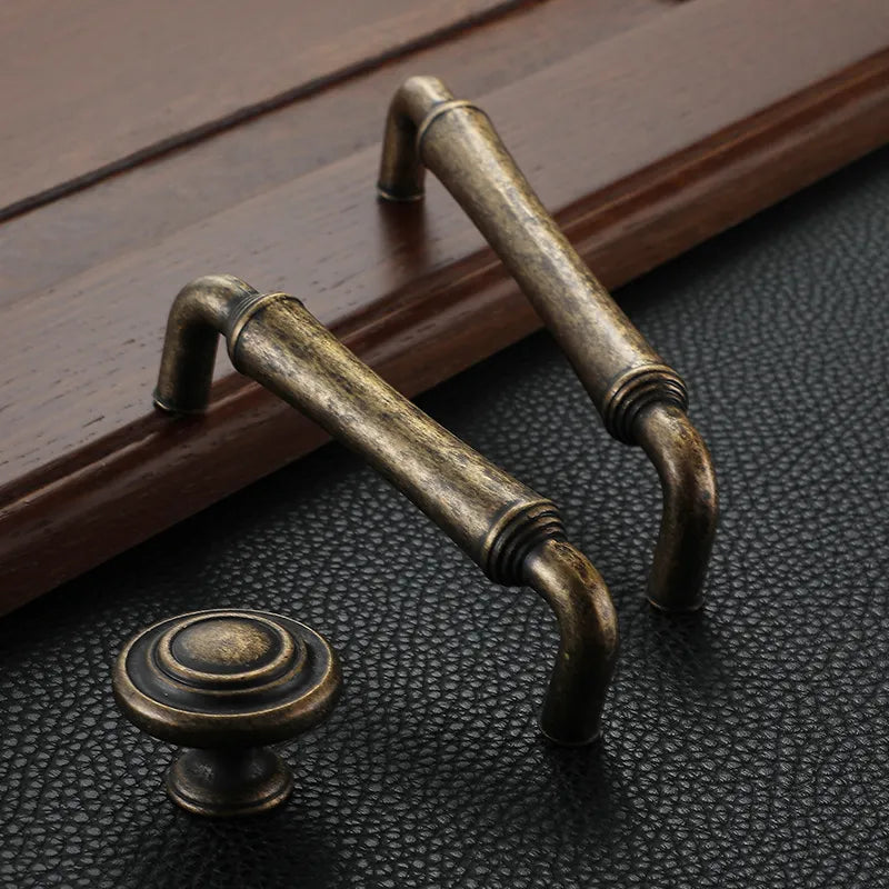 Traditional Retro Cupboard Pull Handles And Knobs Metal Antique Brass